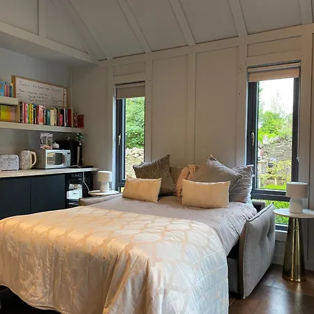Kemping Stone Garden Retreat